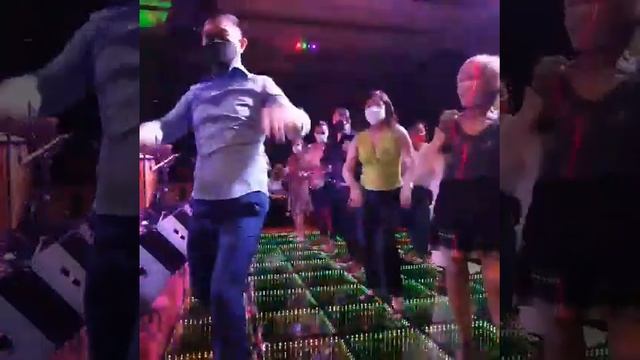LINE DANCE AT VUE BAR W/MARCO SISON ON 9/22/22 смотреть онлайн