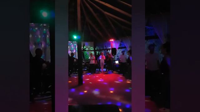 Абхазские танцы. Кафе Волна. Пицунда 2019 смотреть онлайн