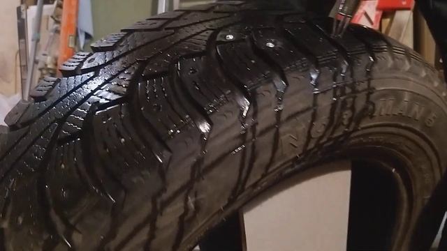 дошиповка шин ремонтными шипами Ремшип Теком 12-7-2ТР, шипуном ручным под шуруповёрт. смотреть онлайн