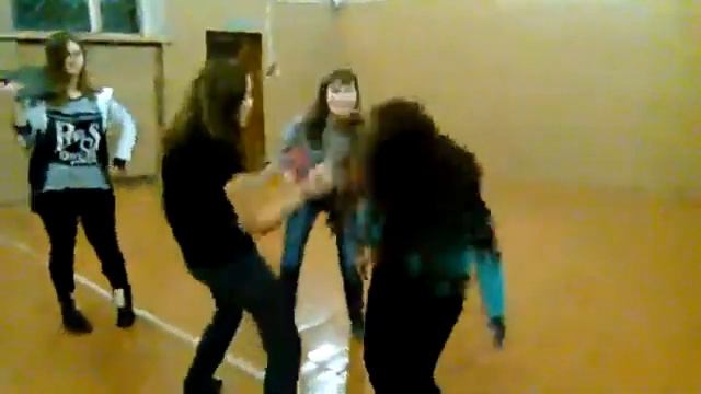 танцы GO GO, учимся танцевать у наших девочек, а у девчонок ветерок! смотреть онлайн