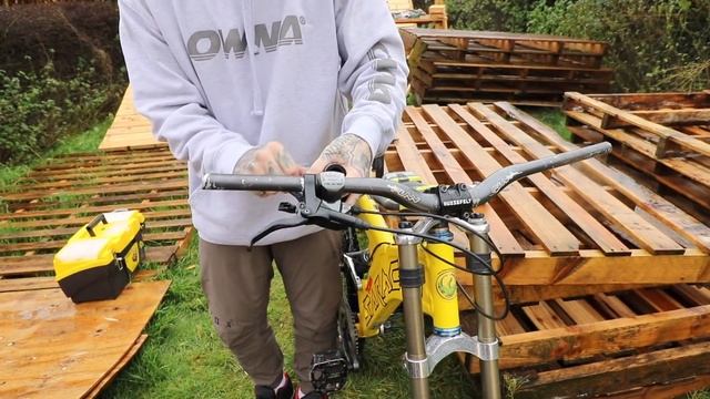 RIDING MY NEW RETRO DOWNHILL MTB!!! смотреть онлайн