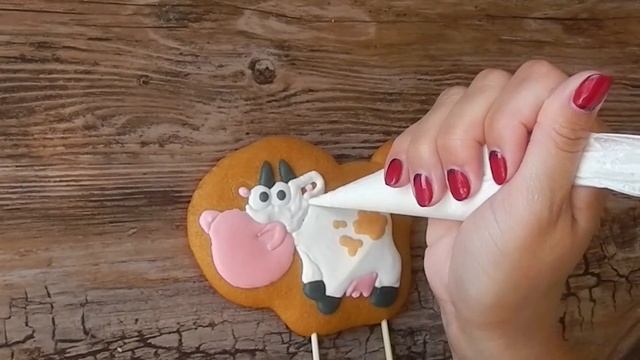 Как сделать пряник корову из Веселая ферма / Пряничные топперы / Пряники животные смотреть онлайн