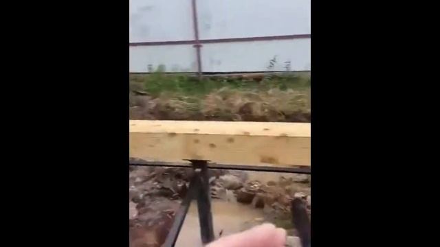 Перемещение сруба на 15 метров по участку на свайно-винтовой фундамент в пос Вырица смотреть онлайн