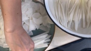 Маринованная редька Дайкон по-корейски. Желтая маринованная редька. Закуска. Для роллов и кимпабов.