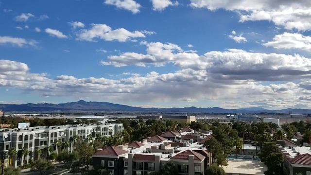 Hyperlapse/timelapse of McCarran International Airport & Las Vegas mountain view смотреть онлайн