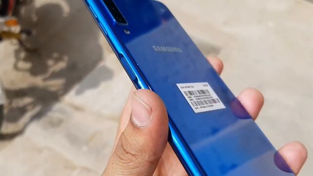 Samsung Galaxy A7 2018 Unboxing Triple Camera смотреть онлайн