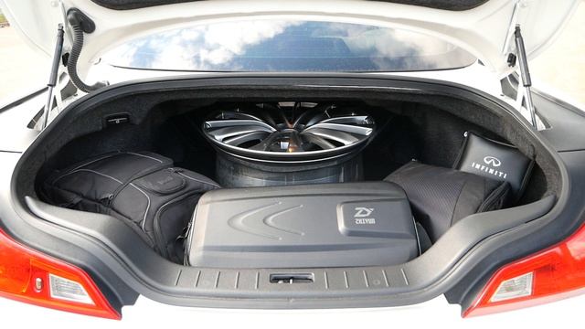 2015 Infiniti Q60 (G37 Coupe) Review - Is This A Better Sports Car Than The Nissan 370Z? смотреть онлайн