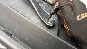 Снятие\установка жабо(пластика под дворниками) Логан 2.Сандеро 2