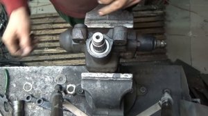 Нива,замена сальника рулевого редуктора.