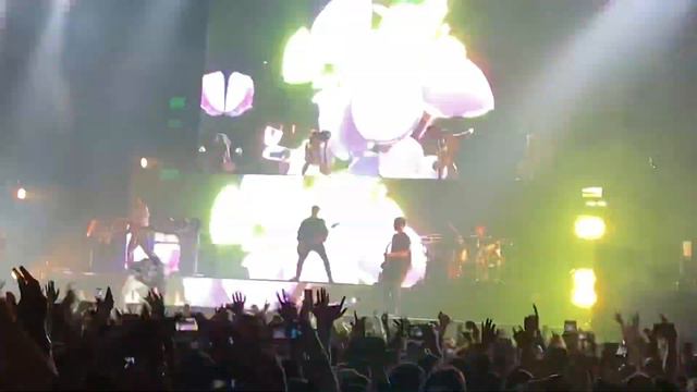 Bring Me the Horizon - Happy Song Moscow Megasport Arena Feb 2020 смотреть онлайн