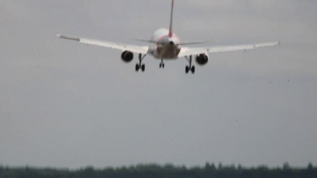 Plane Spotting At Gatwick Airport 06.06.23 смотреть онлайн