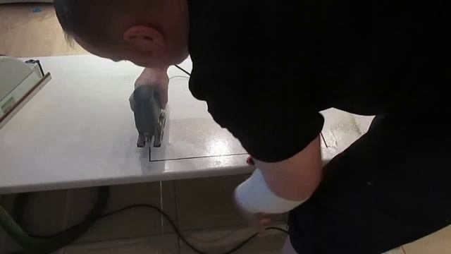 Вырез под варочную панель погружной пилой. Часть 2. смотреть онлайн