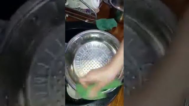 Как отмыть жирную сковороду? Как пользоваться салфеткой для посуды AQUAMAGIC ABSOLUTE? смотреть онлайн