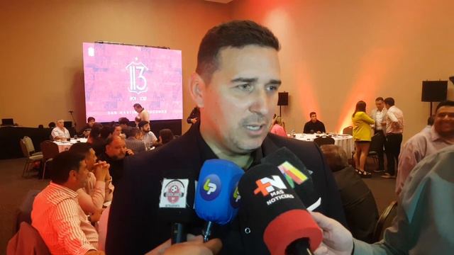 Alexis Ferrero mánager SM смотреть онлайн