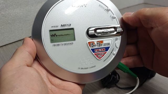 SONY CD WALKMAN ATRAC MP3 MODEL D-NF430 with AC Adapter смотреть онлайн