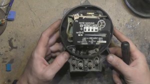 Что внутри электросчетчика, как работает электросчетчик