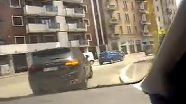 По пороге в Милан и улицы хаотичного Мегаполиса смотреть онлайн