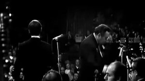 Потолок ледяной, дверь скрипучая -- Эдуард Хиль -- Песня-71