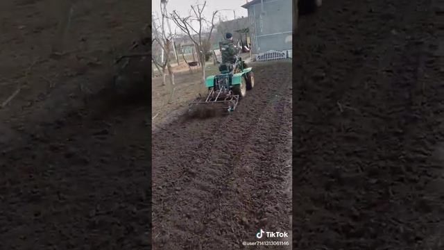 Культивация, самодельный мини трактор. смотреть онлайн