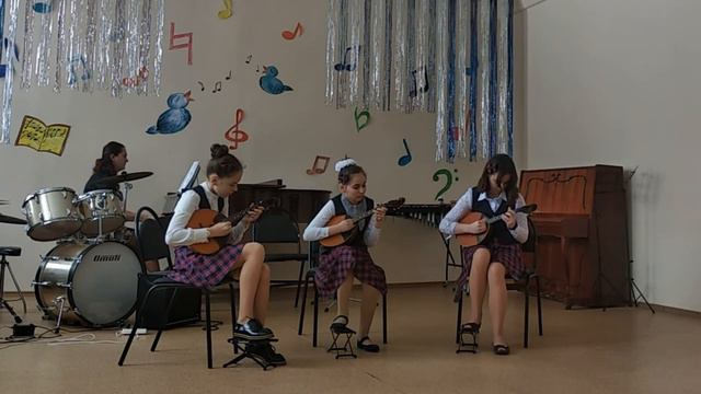 Трио Гура, Гетманская, Чистяк Ж Косма Опавшие листья смотреть онлайн