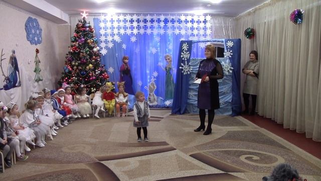 Прикол - дети жгут ))))Стишок на утреннике Новый год!! смотреть онлайн