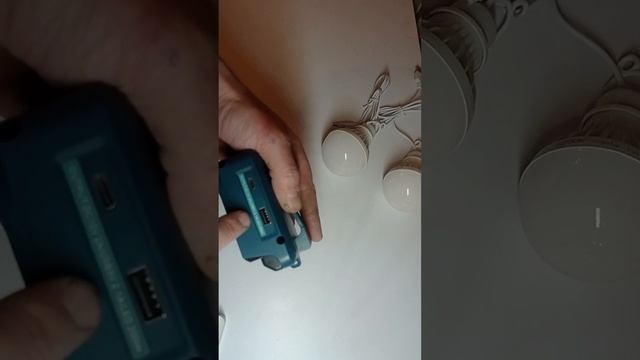 Ліхтар та power bank з АліЕкспрес адаптер для батарейок BOSH. Лампочки USB смотреть онлайн