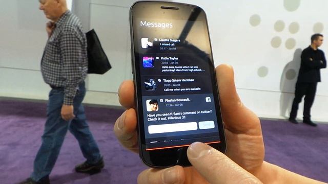 Ubuntu sullo smartphone - anteprima CES Las Vegas смотреть онлайн