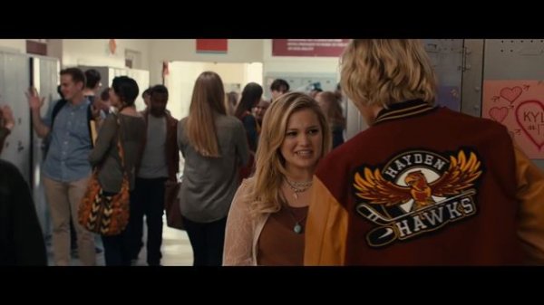 Статус: Обновлен / Status Update (2017) / Комедия