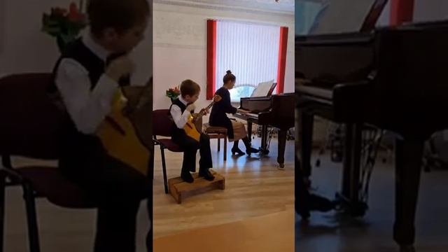 3 Юнгин Эдуард 1. В. Котельников «Потешный марш»2. А. Тихомиров «Савка и Гришка» смотреть онлайн