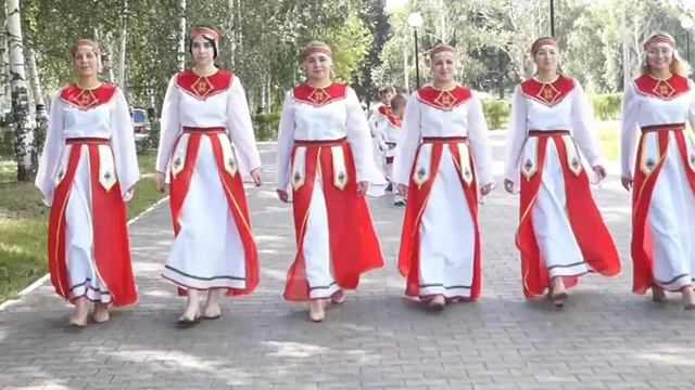 Дефиле чувашских костюмов ДОУ №3 г. Чебоксары смотреть онлайн