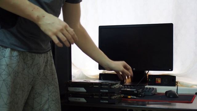 Приехал ПК по гарантии. Артефакты, вылеты, не запускается. Пытаемся в ремонт смотреть онлайн