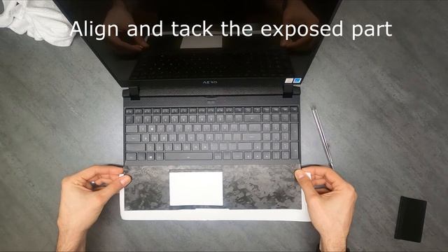 M2Skins Gigabyte Aero 15 (2021) Honeycomb, Leather, and Forged Carbon Palm Rest Installation смотреть онлайн