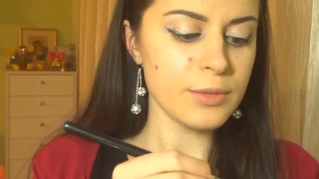 ПРАЗДНИЧНЫЙ образ: СТРЕЛКИ и СОЧНАЯ помада смотреть онлайн