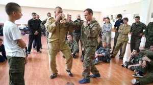 Прямой удар рукой