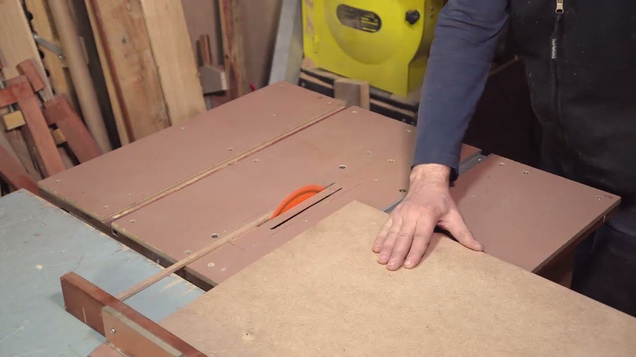 Небольшая хитрость для углового упора циркулярки смотреть онлайн