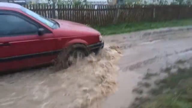 ПАССАТ б3 на резине мотоблока по бездорожью смотреть онлайн