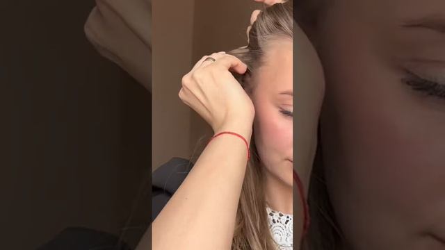 Пробовали такие заколки ? Без заломов на волосах и так они женственно смотрятся ! смотреть онлайн