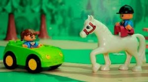 Смотреть видео для детей - Лошадки круче машин. Видео с игрушками про животных..mp4