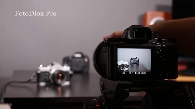 Metabones IV vs Fotodiox Canon EF to Sony E Adapters - Sony A7RII смотреть онлайн