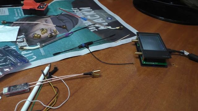 R9M 915 868MHz оценка анализатором спектра LTDZ 35-4400 MHz