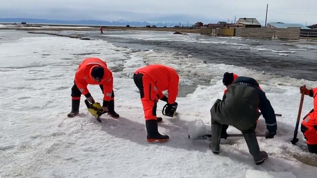 Поселок Большое Голоустное Иркутского района. Работа группировки МЧС России смотреть онлайн