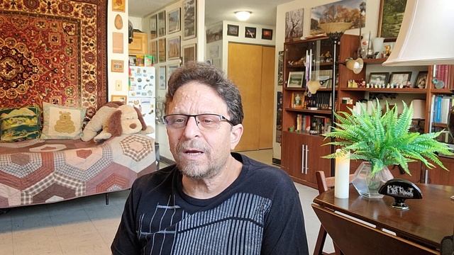 Притча о побегах... Из 29-го сборника "Прогулка вдоль грозы". Исполняет автор М. Мазель. смотреть онлайн