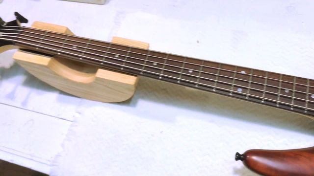 Refreshing the Zombie RMB-60-5 bass guitar смотреть онлайн
