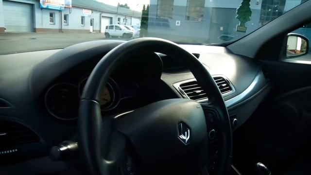 Renault Megane III 2010 r. смотреть онлайн