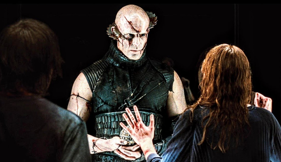 СТУДЕНТЫ ПРИЕХАЛИ ПОТУСИТЬ ЗАГОРОД И НА НИХ НАПАЛИ МОНСТРЫ / ЧТО ПОСМОТРЕТЬ / УЖАСЫ / ФИЛЬМ / КИНО смотреть онлайн