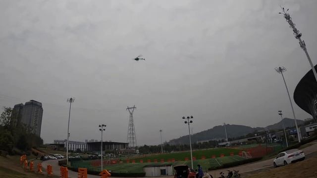 My 8 Years Old Boy Flying F180 V2 Direct Drive GPS RC Helicopter смотреть онлайн