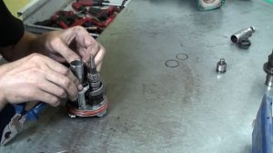 Перфоратор Makita HR 2470 Двигатель работает, бур не крутится -  Диагностика / Запчасти на Dyadko.r