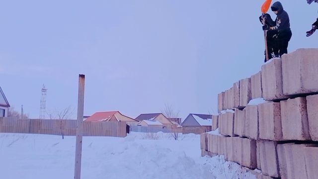 СУМАШЕДШИЕ САЛЬТУХИ на УЛИЦЕ/ Workout School/ ЭТО ПРОСТО ЖЕСТЬ...
Сальто с высоты... смотреть онлайн