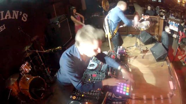 Astero - Maschine Live (Kaptn & Deorro "Ricky Ricardo" vs. Bodybangers "I Like The Way") смотреть онлайн