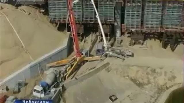 Строители завершают возведение пролётного строения Московского моста смотреть онлайн